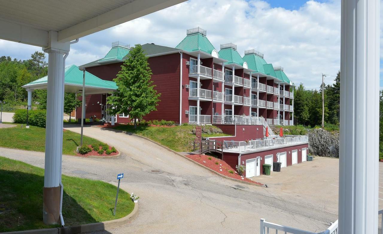 Готель Les Pavillons Du Petit Manoir Du Casino Ла-Мальбе Екстер'єр фото